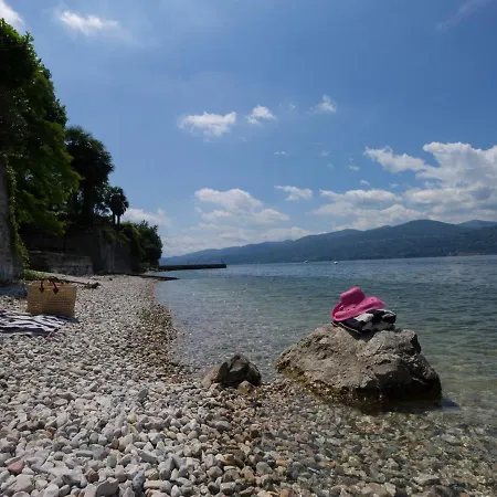 Sleeps 8 Pool Air Con Wifi Villa Ispra