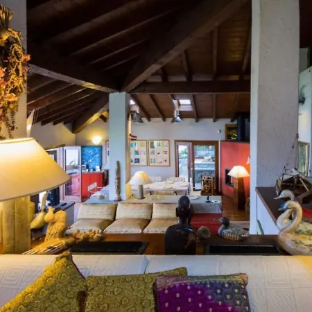 Sleeps 8 Pool Air Con Wifi Ispra