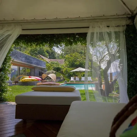 Sleeps 8 Pool Air Con Wifi Villa