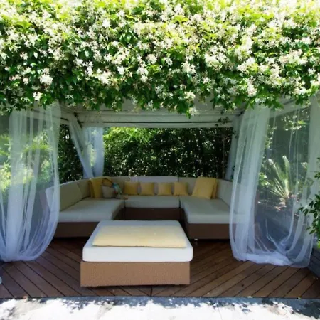 Villa Sleeps 8 Pool Air Con Wifi *