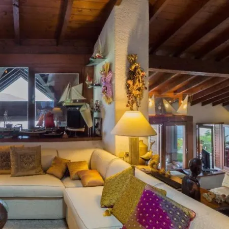 Sleeps 8 Pool Air Con Wifi Villa Ispra
